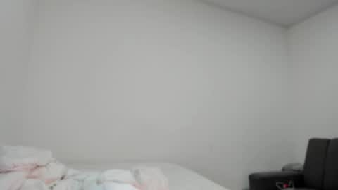 Snapshot of vandalovee chatting on October 8, 9:46 am Babi Alu online show from October 8, 9:46 am
