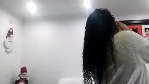 vanessa and samantha online show from December 15, 11:48 am