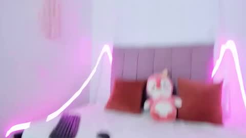 vanessa_andrea online show from December 3, 12:13 am