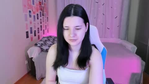 Snapshot of vanessa_brills chatting on February 24, 9:09 pm Vanessa online show from February 24, 9:09 pm