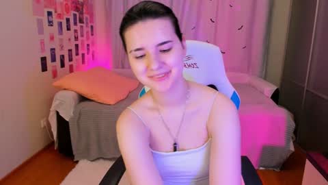 Snapshot of vanessa_brills chatting on December 4, 9:13 pm Vanessa online show from December 4, 9:13 pm