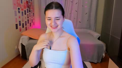 Snapshot of vanessa_brills chatting on December 23, 9:18 pm Vanessa online show from December 23, 9:18 pm