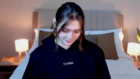 vanessa_foxyy online show from June 4, 10:58 pm