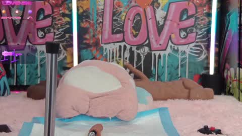 Snapshot of vanessa_love chatting on March 5, 2:34 pm Vanessa online show from March 5, 2:34 pm