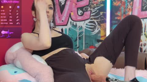 Snapshot of vanessa_love chatting on March 6, 3:35 pm Vanessa online show from March 6, 3:35 pm