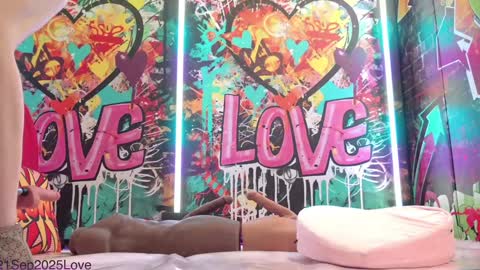 Snapshot of vanessa_love chatting on September 21, 2:27 pm Vanessa online show from September 21, 2:27 pm