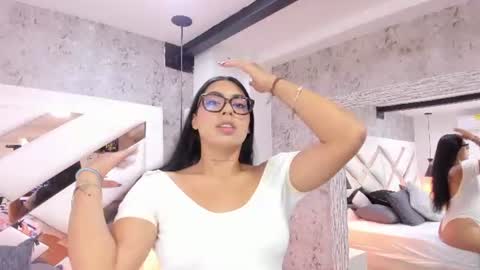 Vanessa  online show from July 28, 7:15 pm