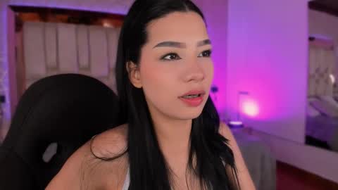 vanessaduval online show from September 15, 3:59 am