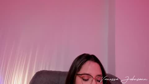 vanessajohnsonn online show from June 25, 10:22 pm