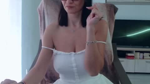 Snapshot of vanessalarahot chatting on October 1, 10:42 am Vanessa online show from October 1, 10:42 am