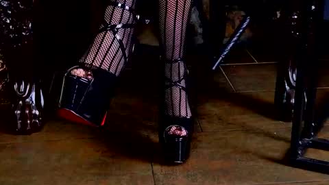 Snapshot of vanessamorningstar1 chatting on October 7, 12:42 pm Miss Vanessa online show from October 7, 12:42 pm