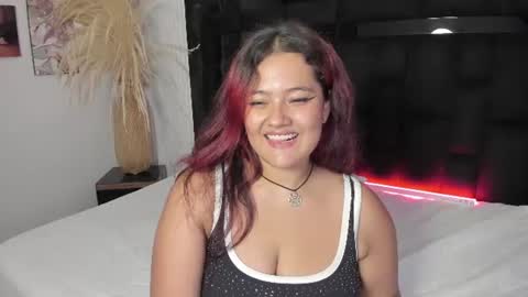 vanessascott_ online show from July 23, 5:37 am