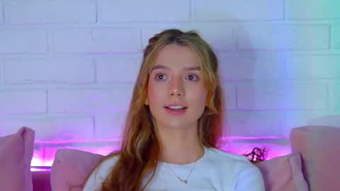 VanessaVienne online show from February 19, 4:23 am