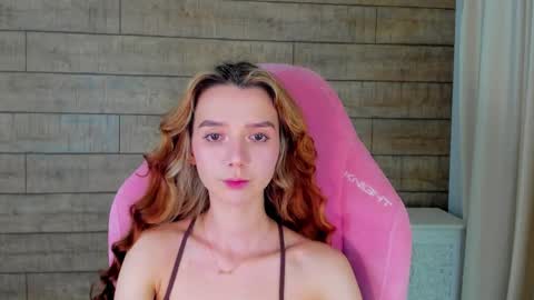 VanessaVienne online show from February 28, 4:28 pm