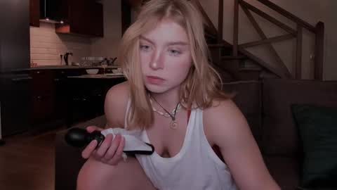 Snapshot of vanillalivitski chatting on October 10, 4:34 pm Vanilla online show from October 10, 4:34 pm