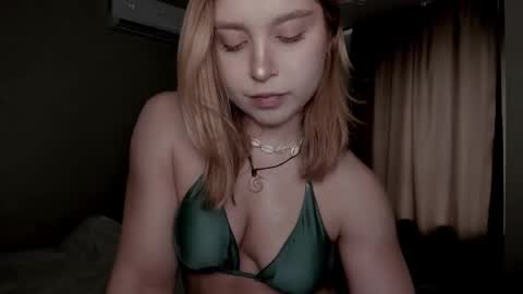Snapshot of vanillalivitski chatting on September 25, 11:31 am Vanilla online show from September 25, 11:31 am