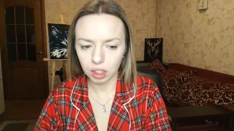 Snapshot of vanillamuffin chatting on February 19, 7:06 am VanillaMuffin online show from February 19, 7:06 am