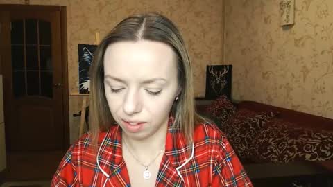 Snapshot of vanillamuffin chatting on February 18, 6:37 am VanillaMuffin online show from February 18, 6:37 am