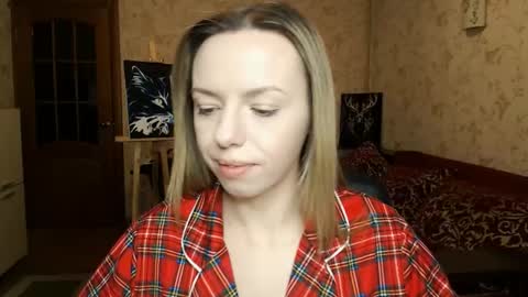Snapshot of vanillamuffin chatting on February 21, 7:33 am VanillaMuffin online show from February 21, 7:33 am
