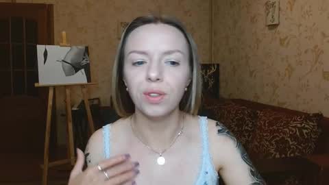 Snapshot of vanillamuffin chatting on September 15, 5:49 am VanillaMuffin online show from September 15, 5:49 am