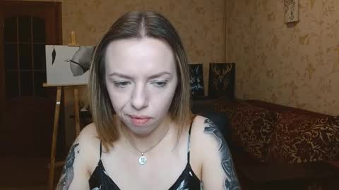 Snapshot of vanillamuffin chatting on October 1, 5:56 am VanillaMuffin online show from October 1, 5:56 am