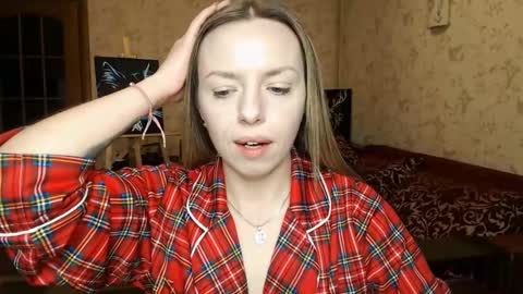 Snapshot of vanillamuffin chatting on February 7, 7:07 am VanillaMuffin online show from February 7, 7:07 am