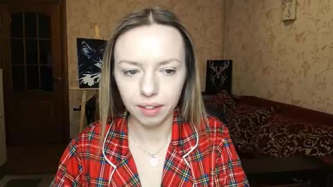 Snapshot of vanillamuffin chatting on February 17, 6:53 am VanillaMuffin online show from February 17, 6:53 am