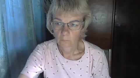 Vanillaxcreamy online show from September 24, 2:27 pm