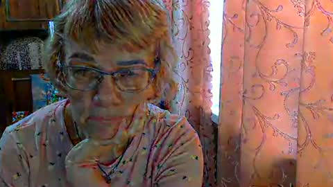 Vanillaxcreamy online show from March 2, 9:10 am