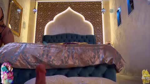 Vanilux online show from April 21, 6:20 am