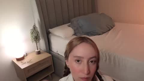 Elizabeth online show from December 16, 12:05 am