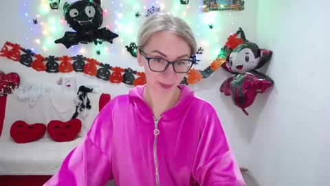 Snapshot of vasilisasii chatting on October 20, 5:10 am Vasilisa online show from October 20, 5:10 am