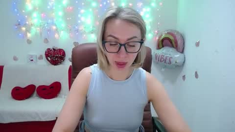 Snapshot of vasilisasii chatting on October 1, 5:34 am Vasilisa online show from October 1, 5:34 am