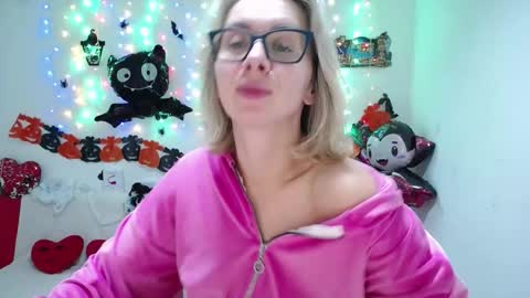 Snapshot of vasilisasii chatting on October 18, 8:17 am Vasilisa online show from October 18, 8:17 am