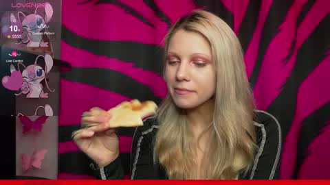 Vasya Sylvia online show from May 9, 7:38 pm
