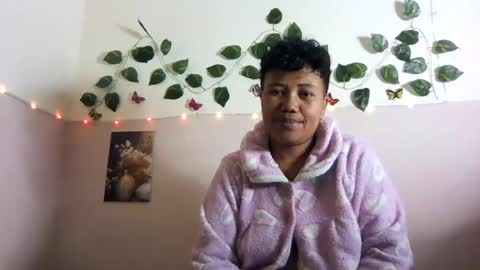 Vayannah online show from July 12, 2:18 pm