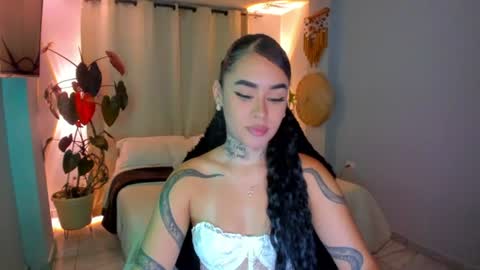 Vayolett Bass online show from June 18, 6:37 am