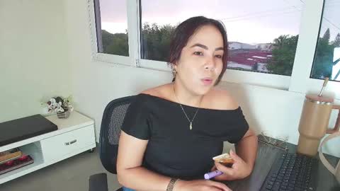 Snapshot of vctoria_collins_ chatting on September 27, 11:28 am Victoria online show from September 27, 11:28 am