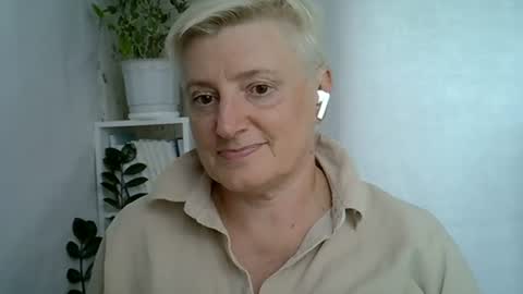 vea_motty online show from August 1, 1:35 pm