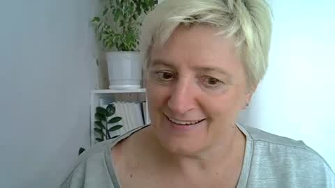 vea_motty online show from July 5, 9:15 am