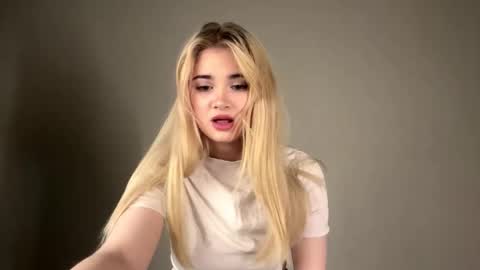 Monika online show from February 27, 1:11 pm