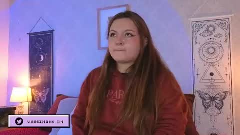 Vee Simons online show from June 22, 7:44 pm