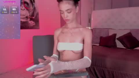 Snapshot of vega_roux chatting on February 28, 10:39 pm VEGA online show from February 28, 10:39 pm