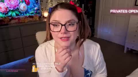 vegas_romance online show from July 5, 3:35 am