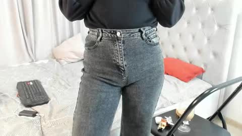 Vella online show from March 5, 6:59 pm