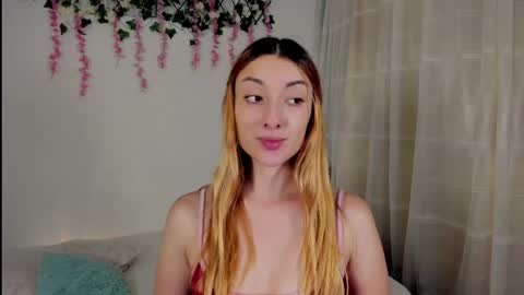 velvet_00 online show from June 7, 8:32 am