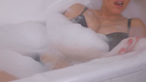 Sienna online show from February 3, 7:07 pm