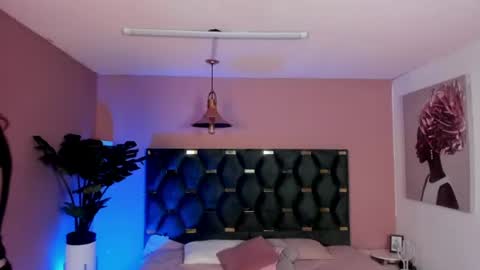 Isabella  online show from July 22, 11:33 am