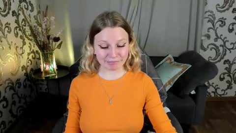 velvet_peach_ online show from October 21, 12:20 pm