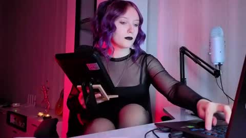 Violet online show from July 8, 10:06 am